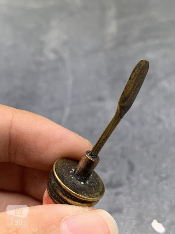 清晚期茶叶末釉鼻烟壶 - 图11